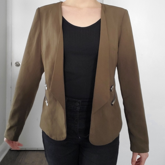 Flowy Blazer-style Jacket - Picture 2 of 4